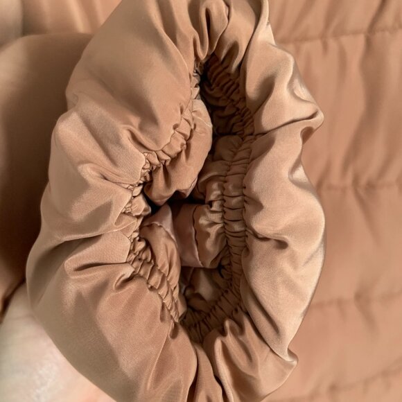 Women's Amazon Essentials Long Hooded Puffer Coat Camel Light Brown Size M - Picture 6 of 10